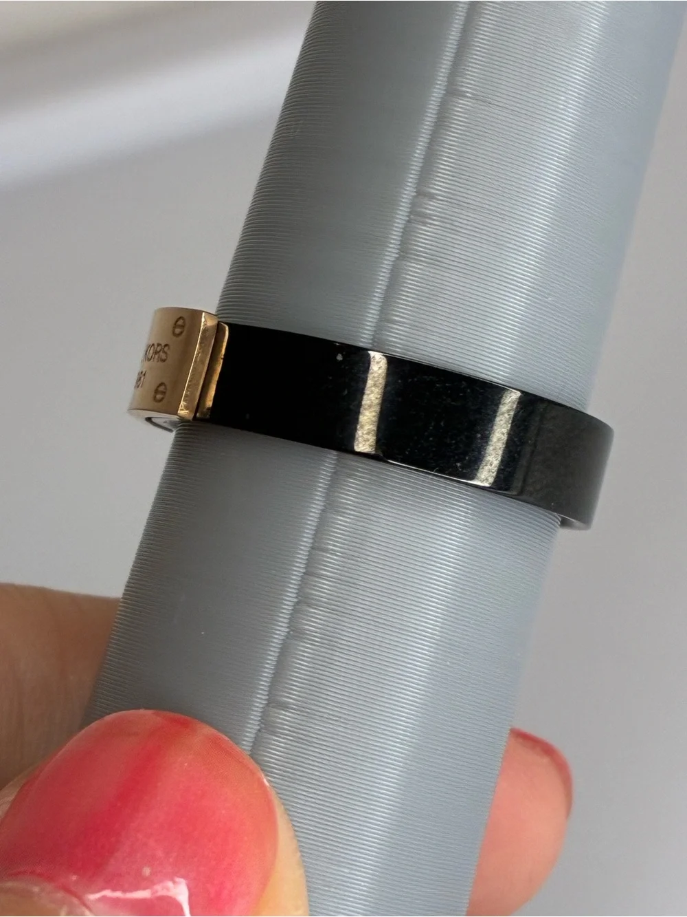 Vintage Black and Gold Plaque Ring - Size 9